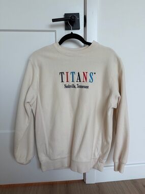 HANGTN Titans Nashville, Tennessee Cream Crewneck Sweatshirt Like New